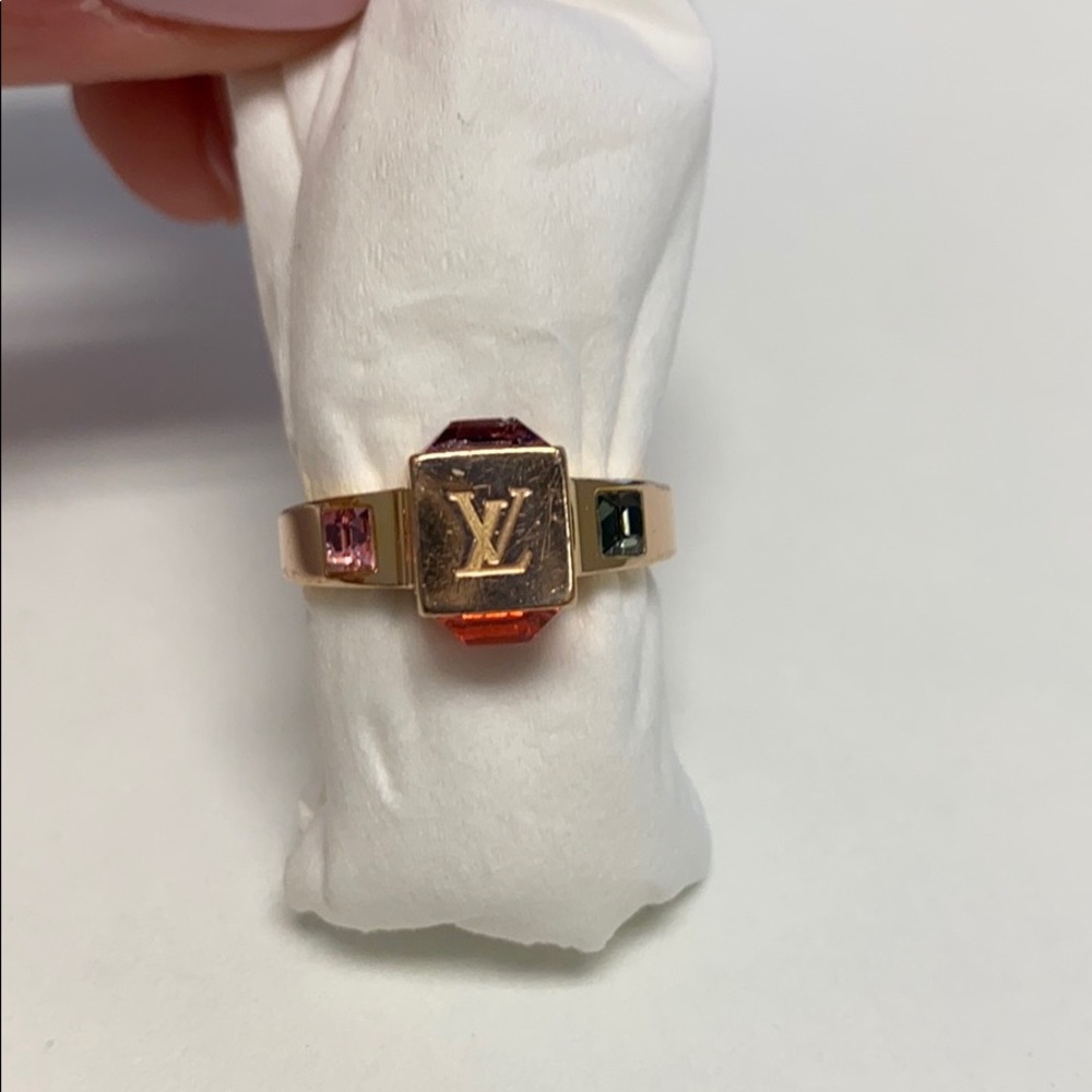 Louis Vuitton Gold Cube Ring - Picture 3 of 5